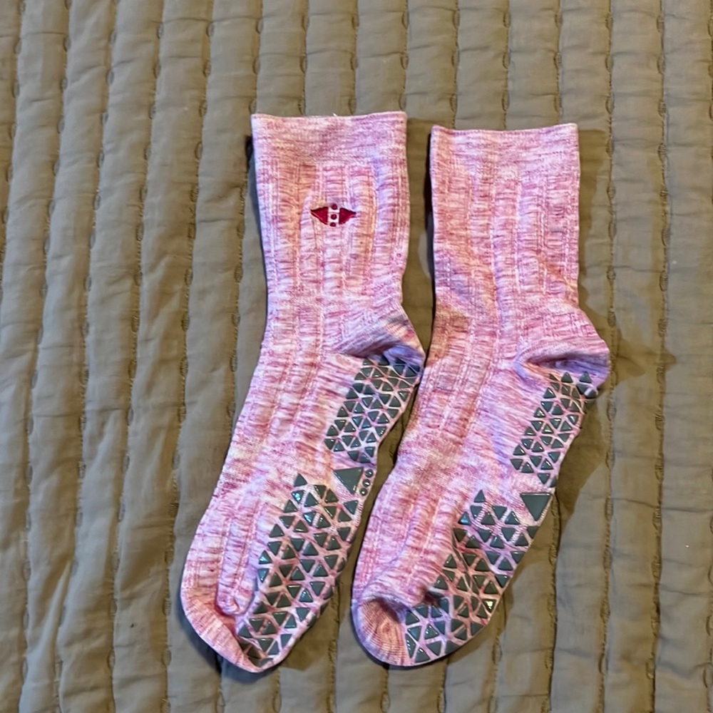 Tavi Noir crew barre socks, size small